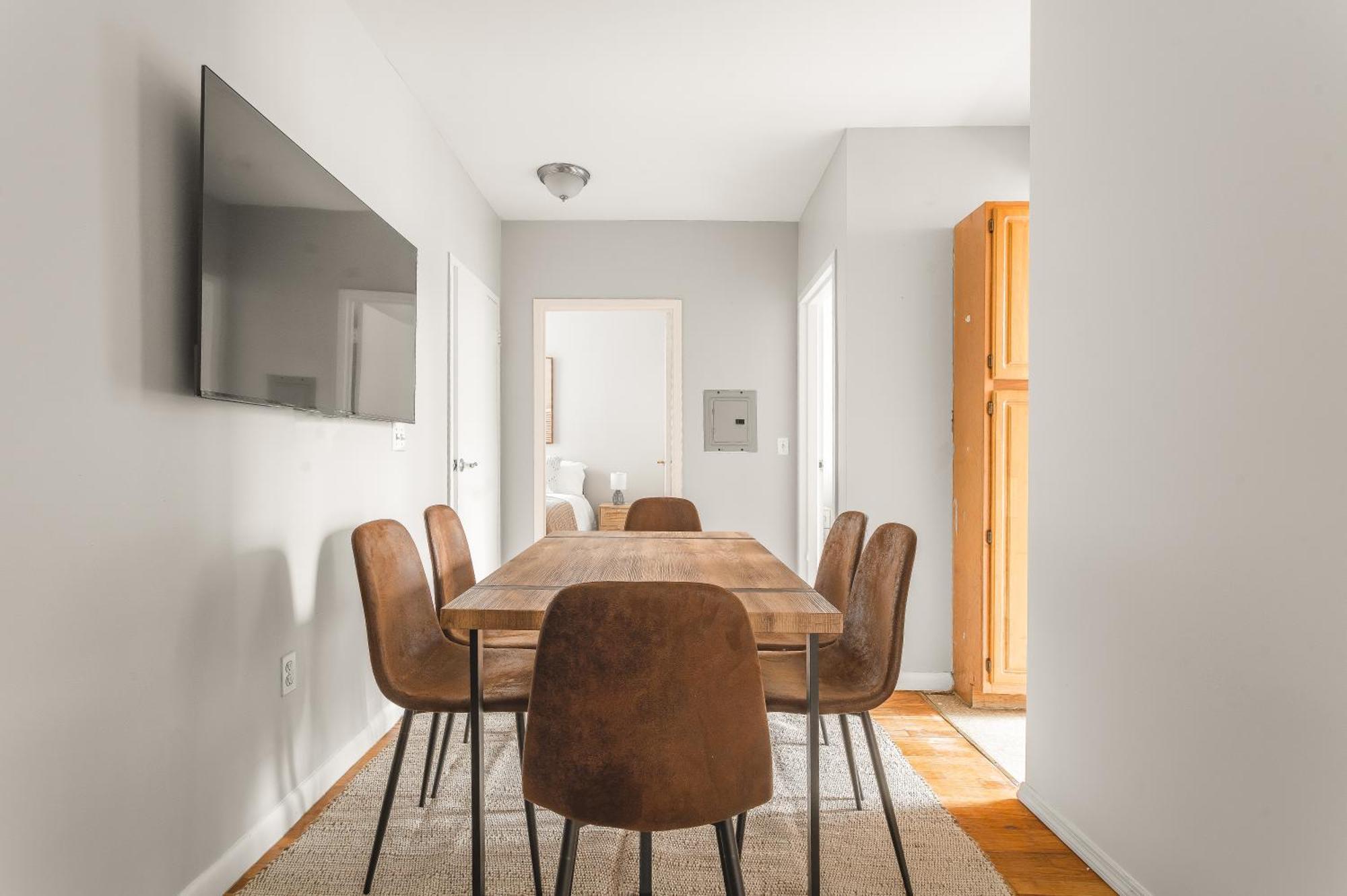 Apartamento Stunning 3-bedroom In City!