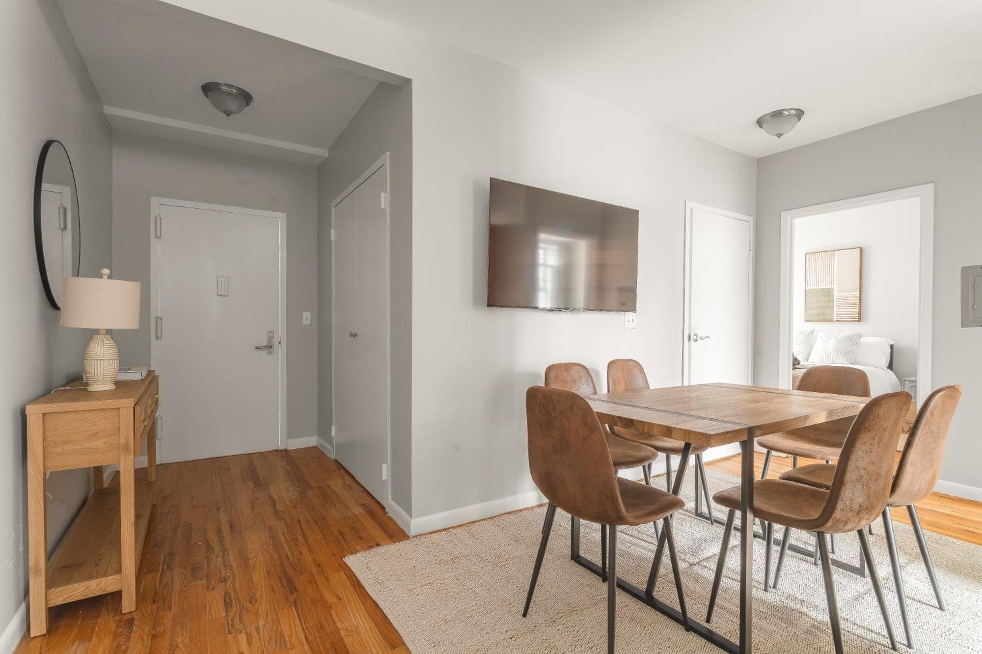 Apartamento Stunning 3-bedroom In City!